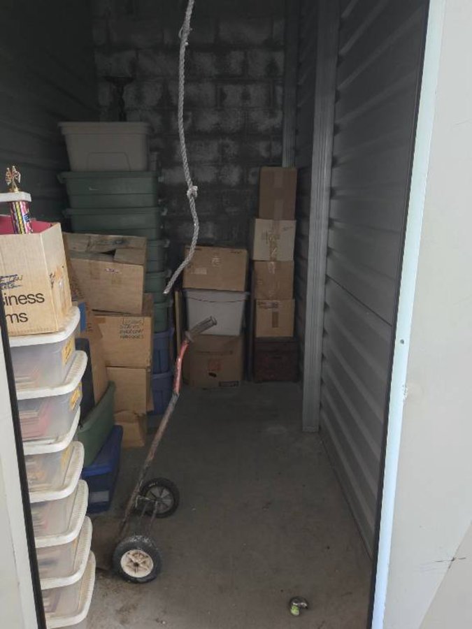 5 x 10 storage unit in Manteca, CA