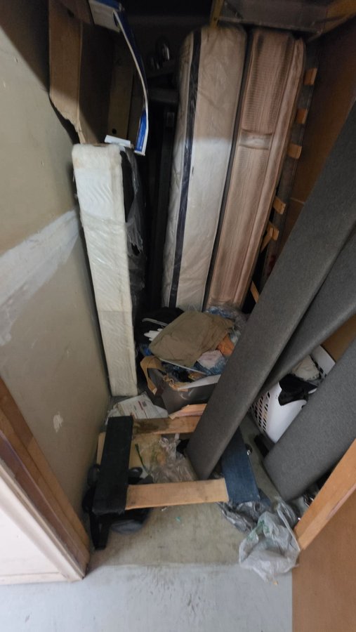 5 x 10 storage unit in Miami Gardens, FL