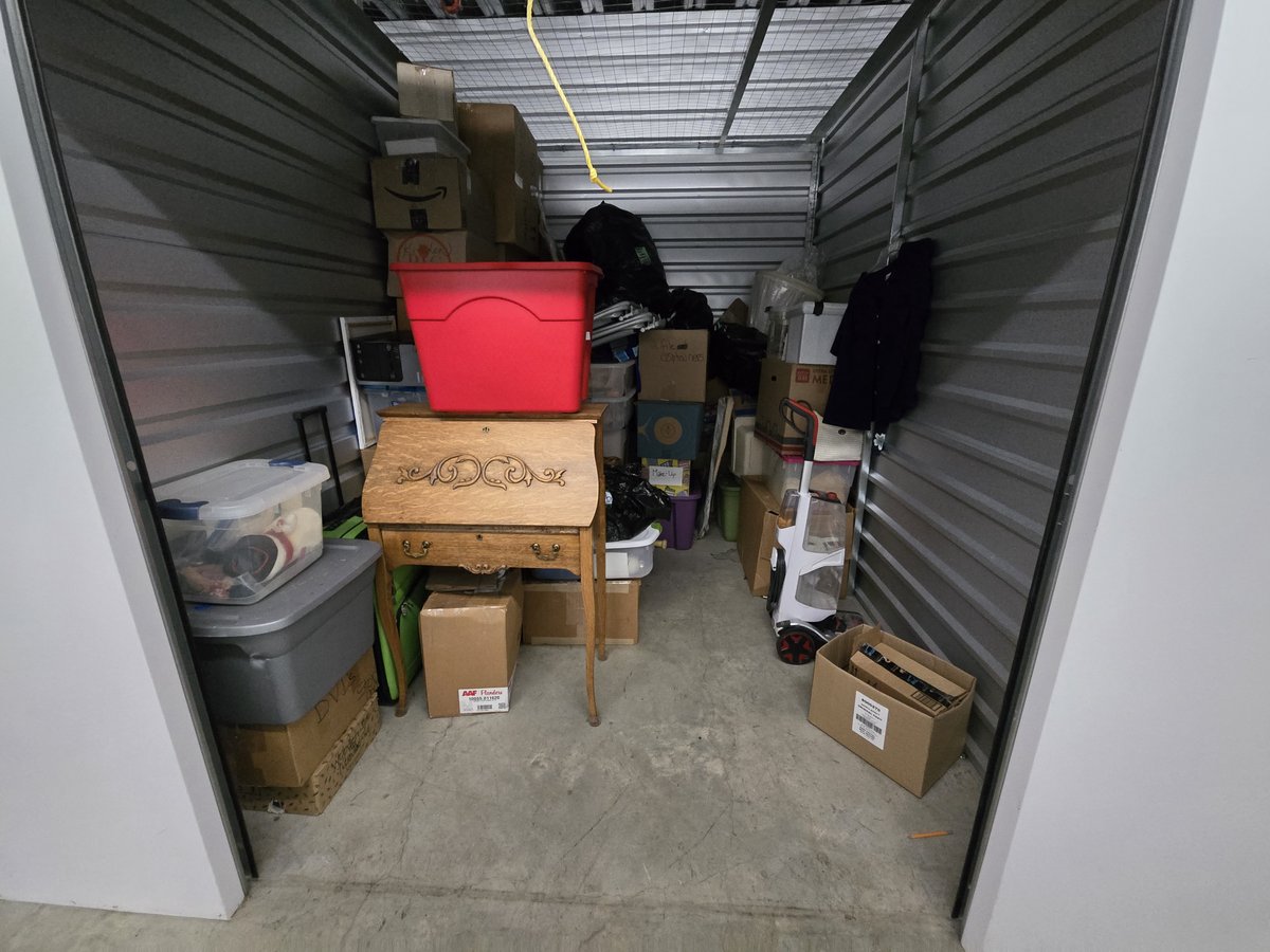 7 x 10 storage unit in Pasadena, MD