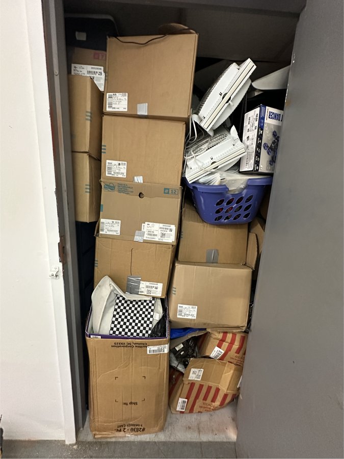 5 x 8 storage unit in Gainesville, FL