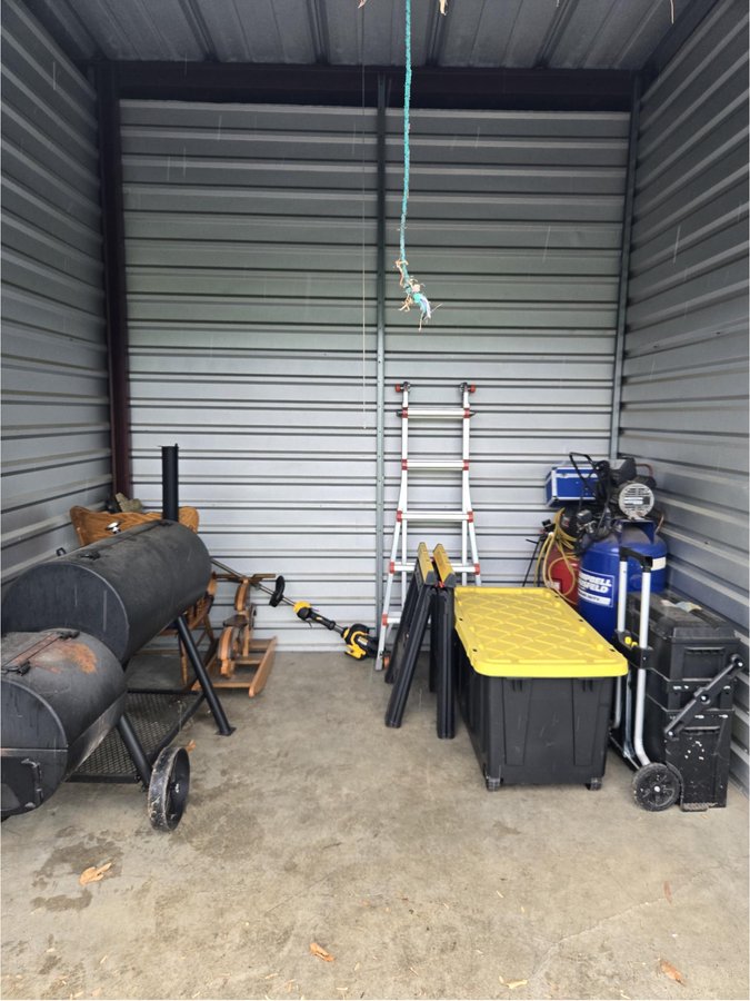 10 x 10 storage unit in Abingdon, MD