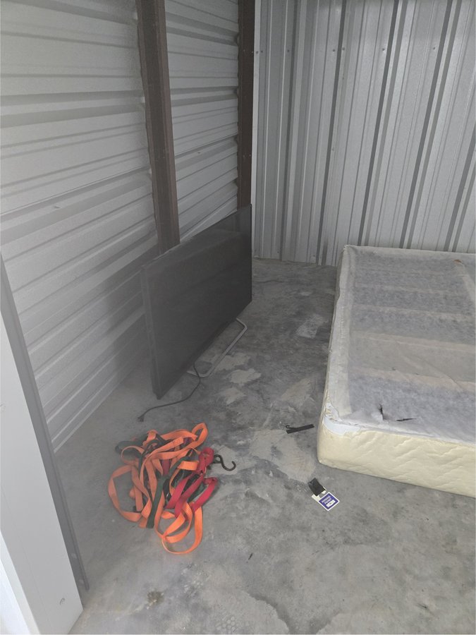 10 x 10 storage unit in Fayetteville, NC
