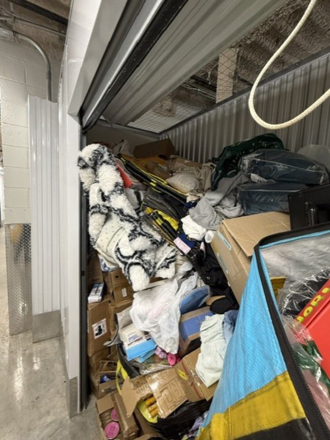 13 x 4 storage unit in Hempstead, NY