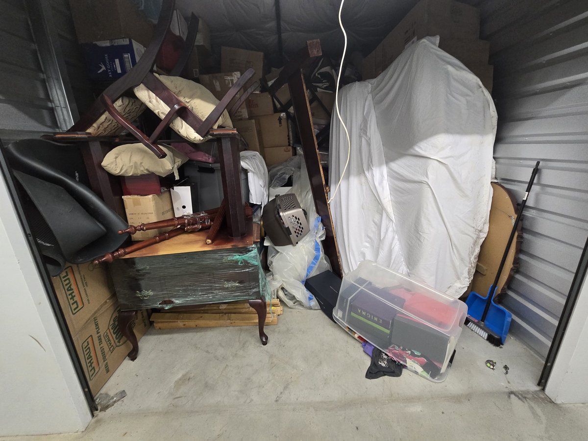 10 x 15 storage unit in Middle River, MD