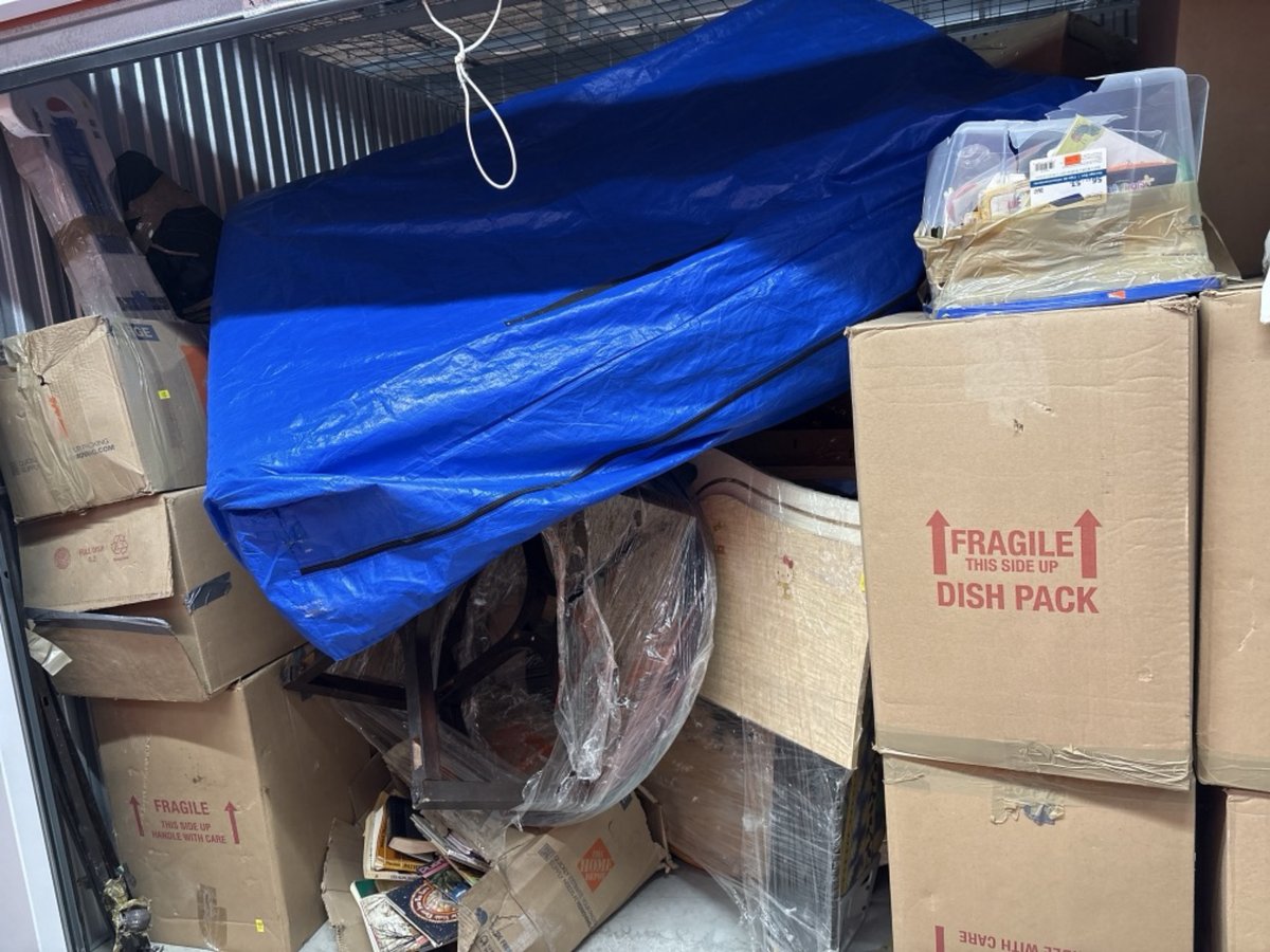 10 x 10 storage unit in Fort Lee, NJ