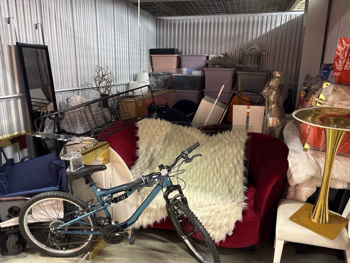 10 x 15 storage unit in Fort Lee, NJ
