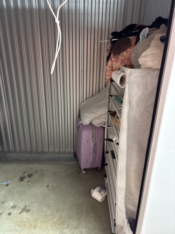 8 x 4 storage unit in Fort Lee, NJ