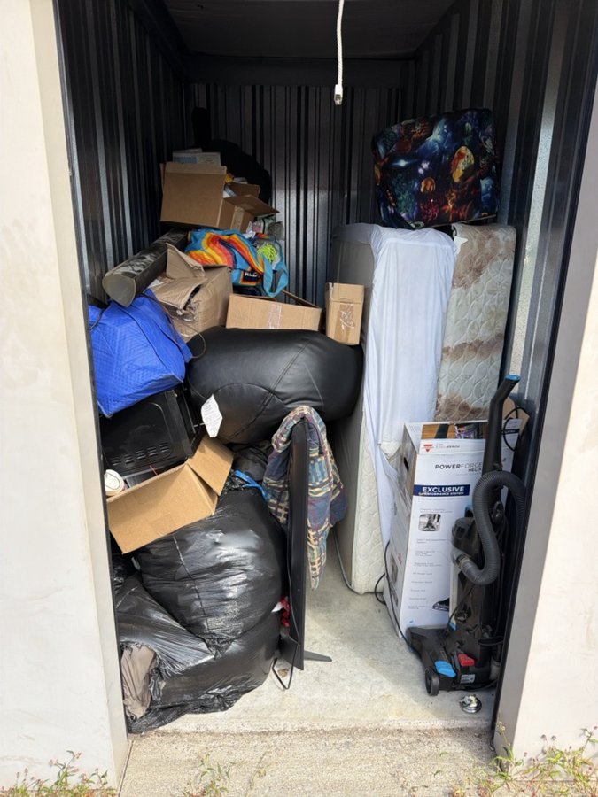 5 x 10 storage unit in Burton                   , MI