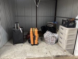 10 x 10 unit in Wallington