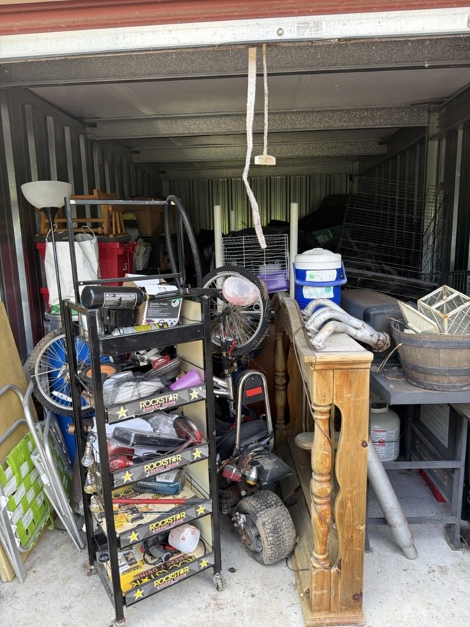 10 x 20 storage unit in Burton                   , MI