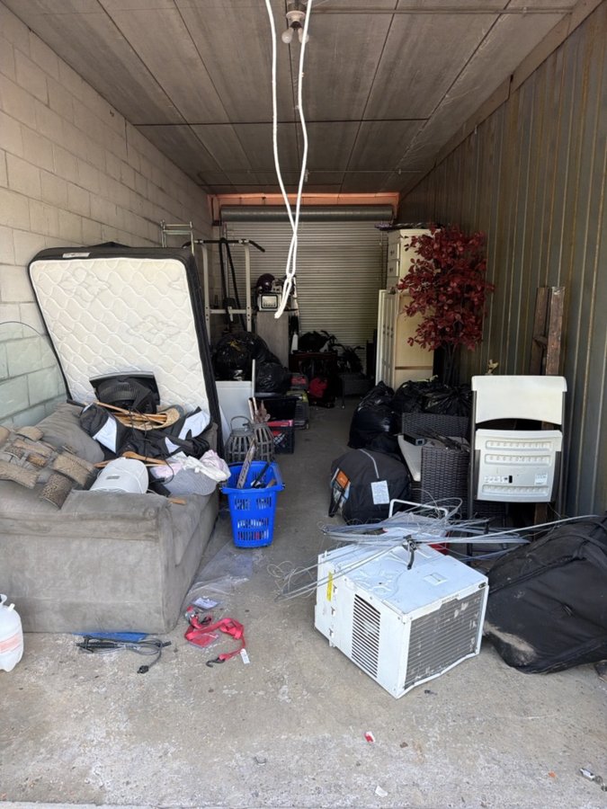 10 x 30 storage unit in Flint, MI