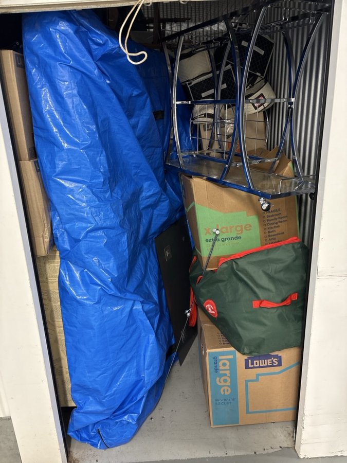 5 x 10 storage unit in Wallington, NJ