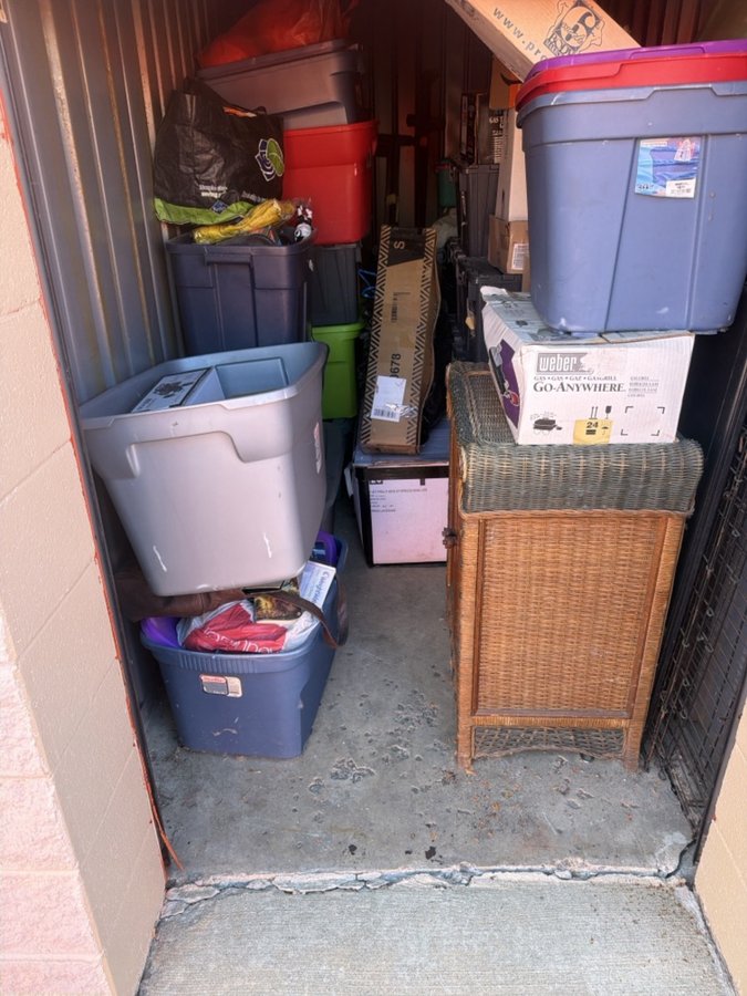 5 x 15 storage unit in Flint, MI