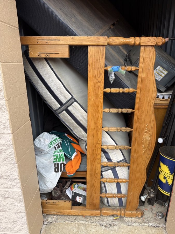 5 x 10 storage unit in Flint, MI