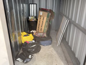 5 x 10 unit in Burton                   