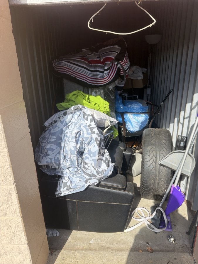 5 x 10 storage unit in Flint, MI
