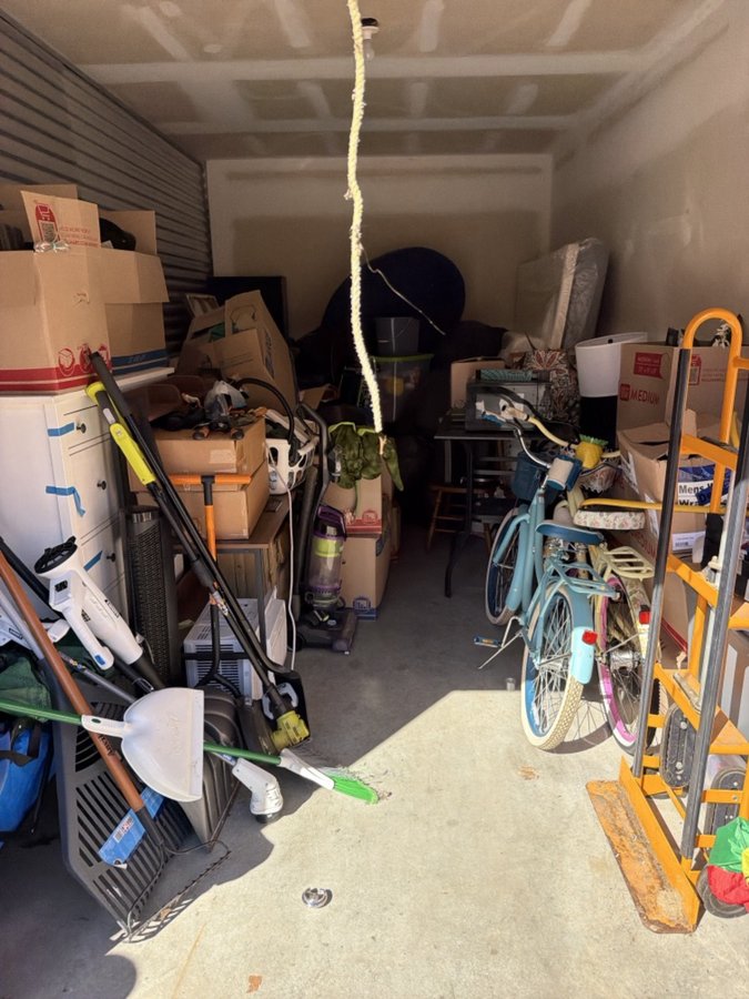 10 x 20 storage unit in Flint, MI
