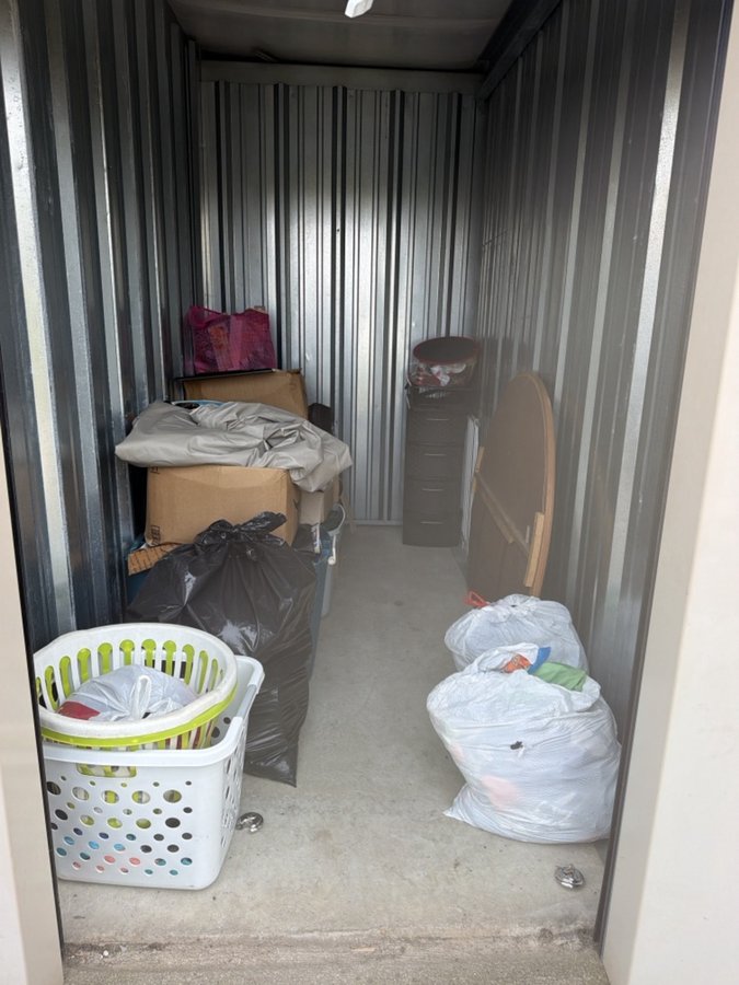 5 x 10 storage unit in Burton                   , MI