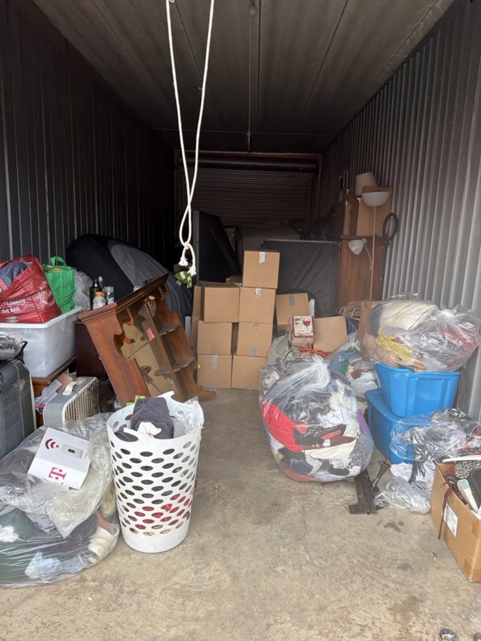10 x 30 storage unit in Flint, MI