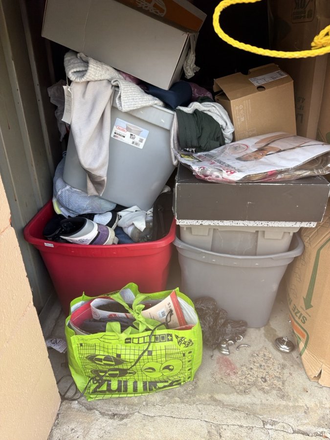 5 x 15 storage unit in Flint, MI