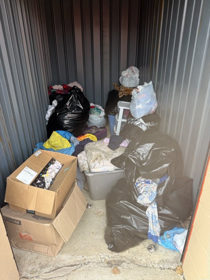5 x 10 storage unit in Flint, MI