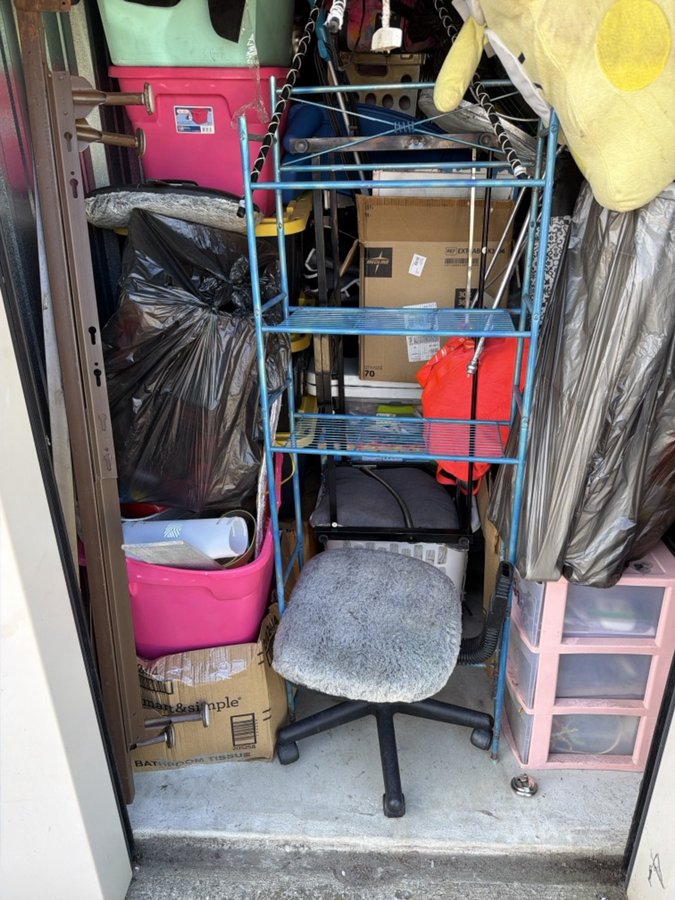 5 x 10 storage unit in Burton                   , MI