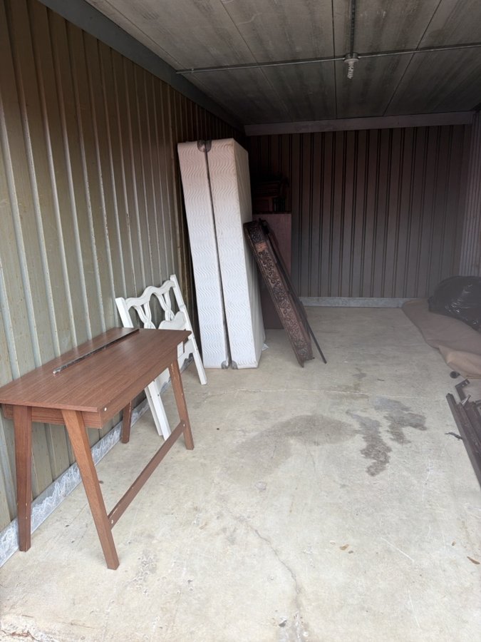 10 x 20 storage unit in Flint, MI