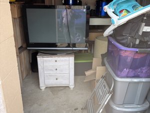 10 x 10 unit in Flint