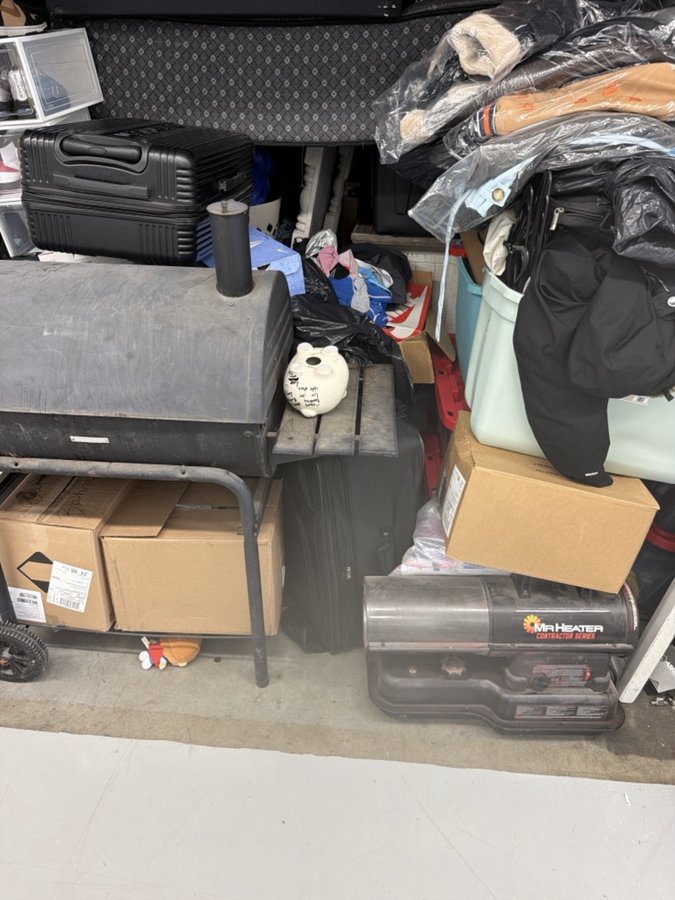 10 x 15 storage unit in Flint, MI
