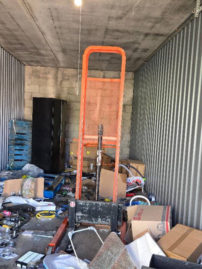 10 x 25 storage unit in Phoenix, AZ