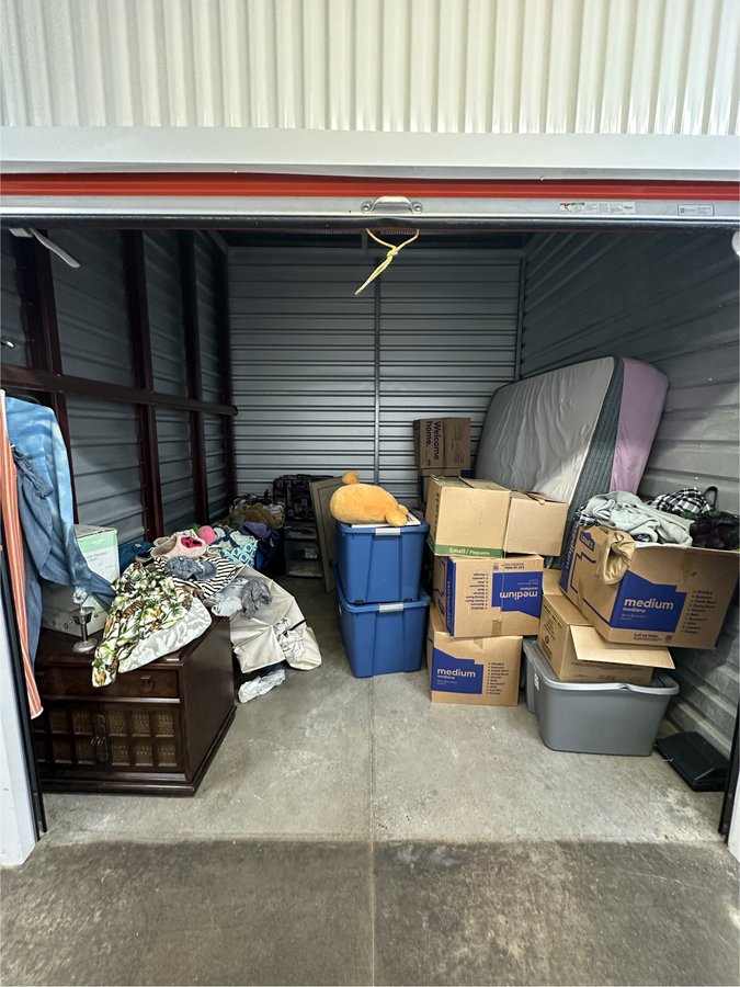10 x 10 storage unit in Gainesville, FL