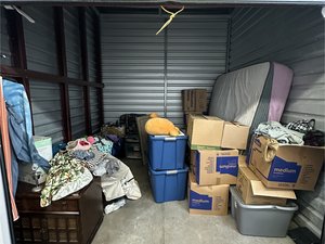 10 x 10 unit in Gainesville