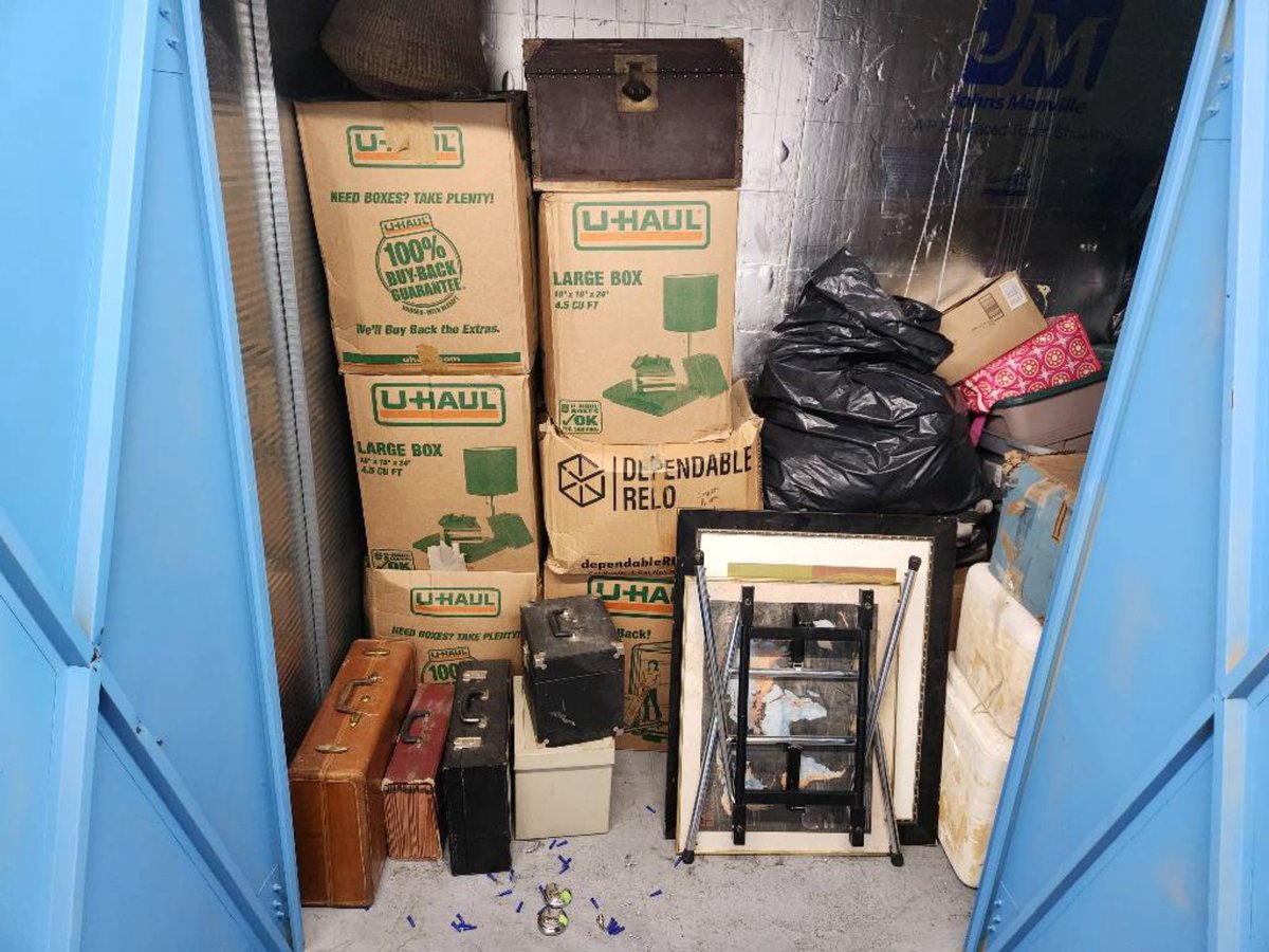 9 x 4 storage unit in Tucson, AZ