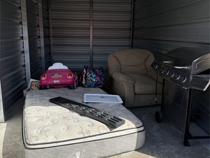 10 x 20 unit in Grand Forks