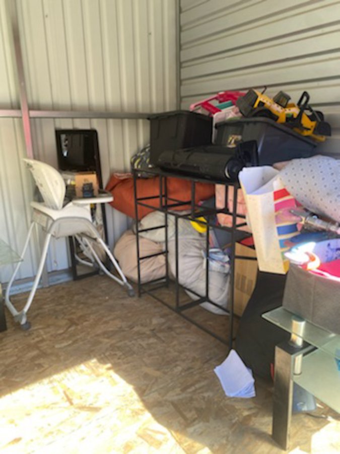 10 x 10 storage unit in Victorville, CA