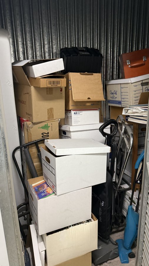 7 x 10 storage unit in Phoenix, AZ