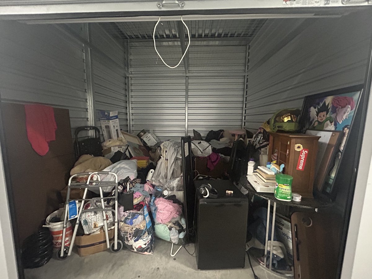 10 x 10 storage unit in South Gate, CA