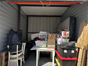 10 x 10 unit in Gainesville
