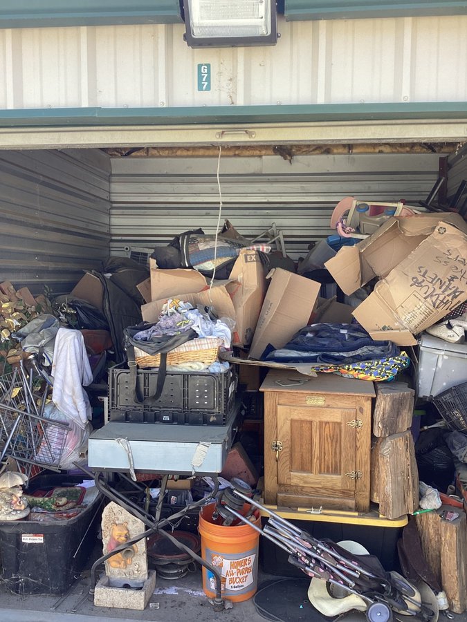 10 x 10 storage unit in Bakersfield, CA