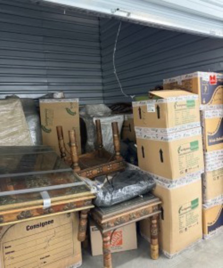 10 x 10 storage unit in Harbor City, CA