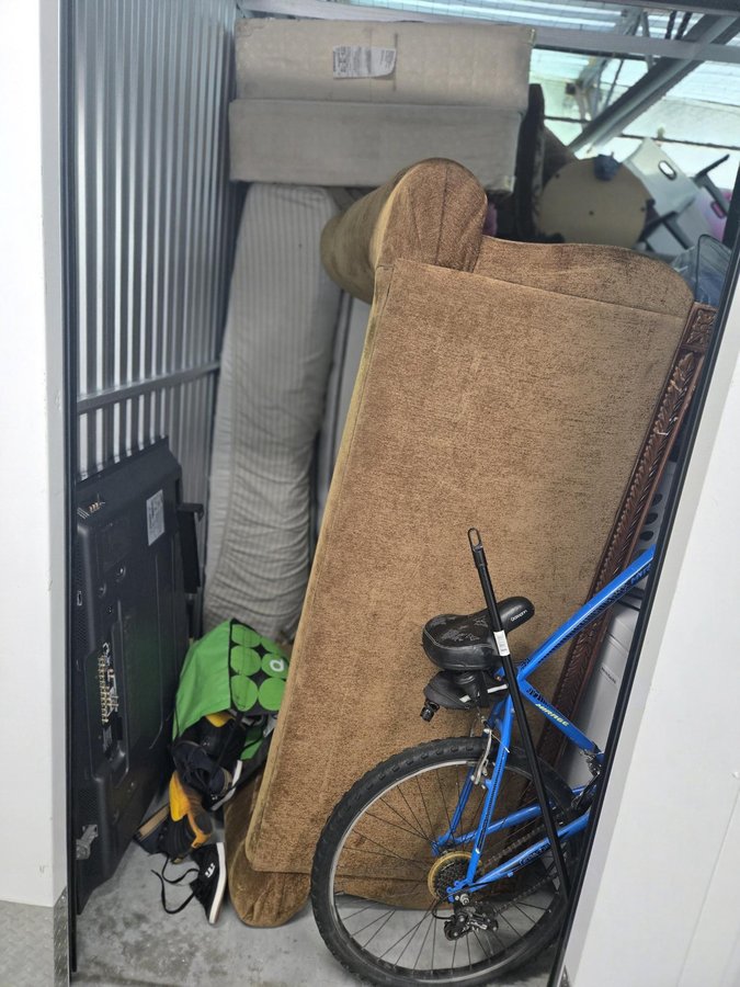 10 x 12 storage unit in Fort Lauderdale, FL