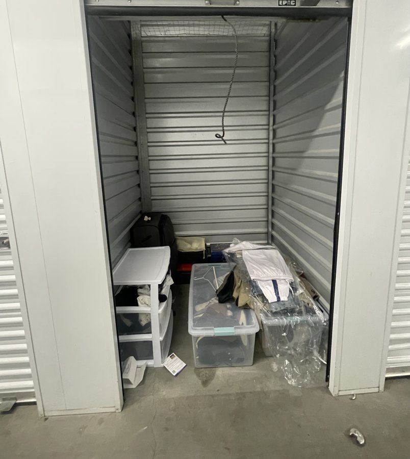 5 x 5 storage unit in Los Angeles, CA