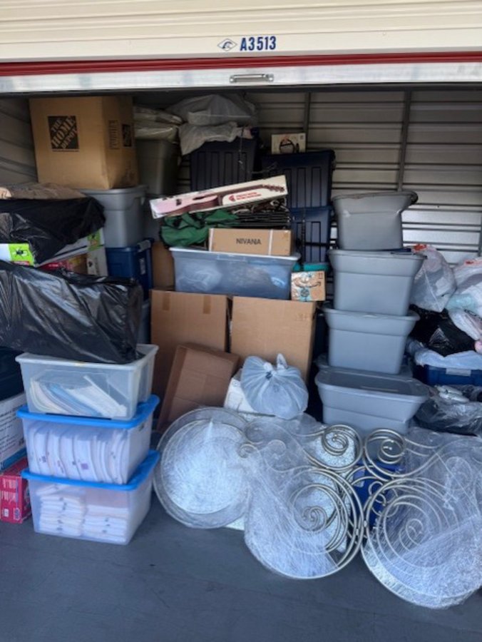 10 x 7 storage unit in Harbor City, CA