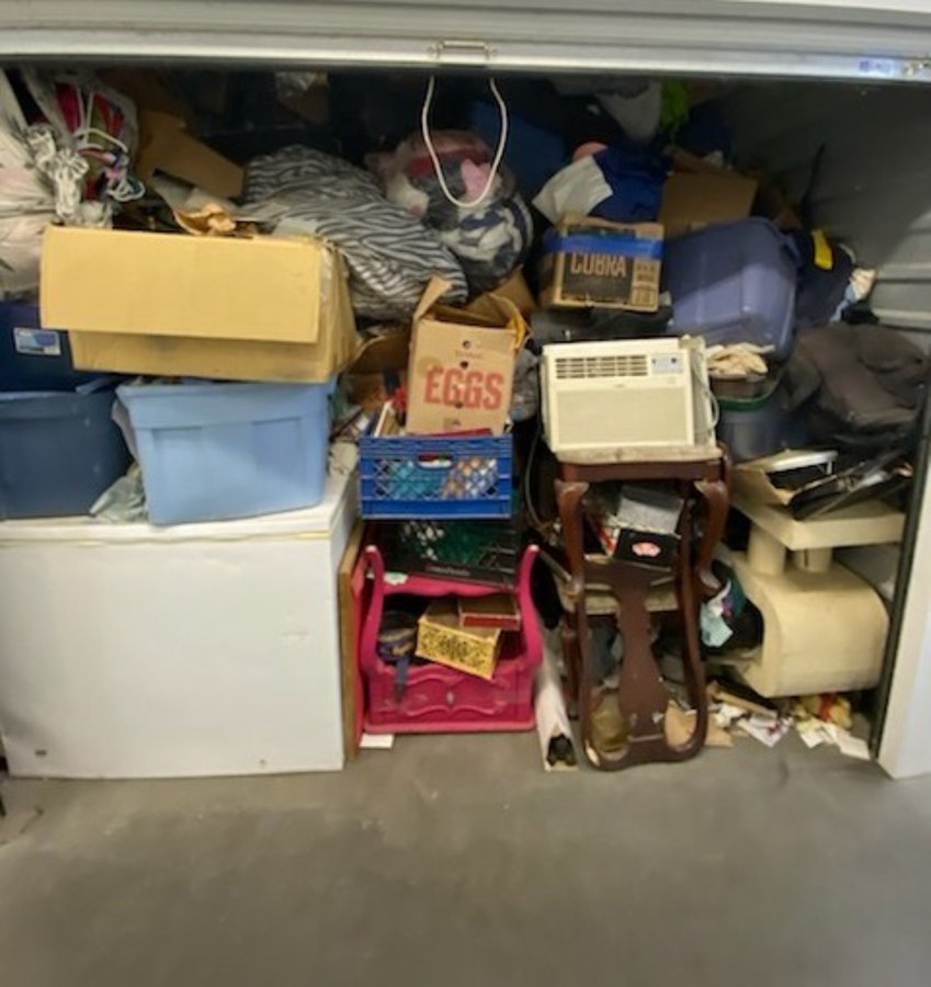 10 x 10 storage unit in Victorville, CA