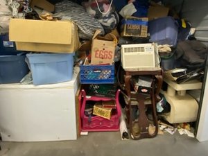 10 x 10 storage unit in Victorville, CA