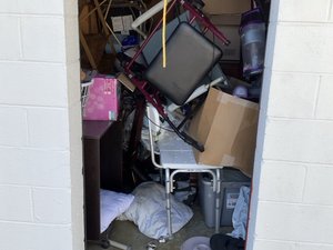 6 x 10 unit in East Ridge