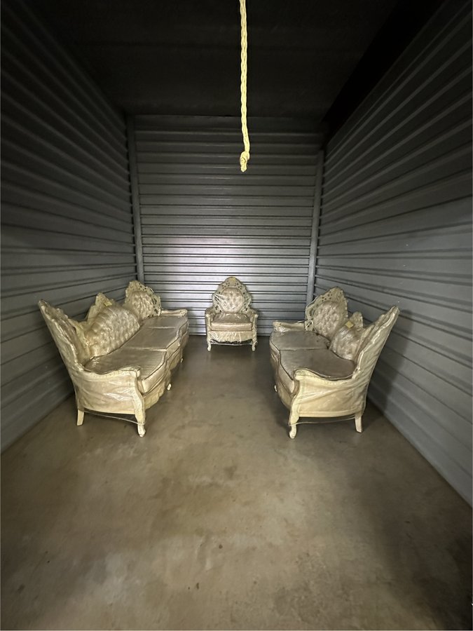 10 x 12 storage unit in Ocala, FL