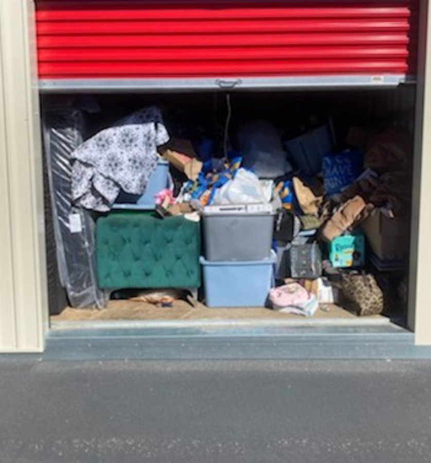 10 x 10 storage unit in Victorville, CA