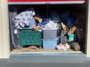 10 x 10 storage unit in Victorville, CA