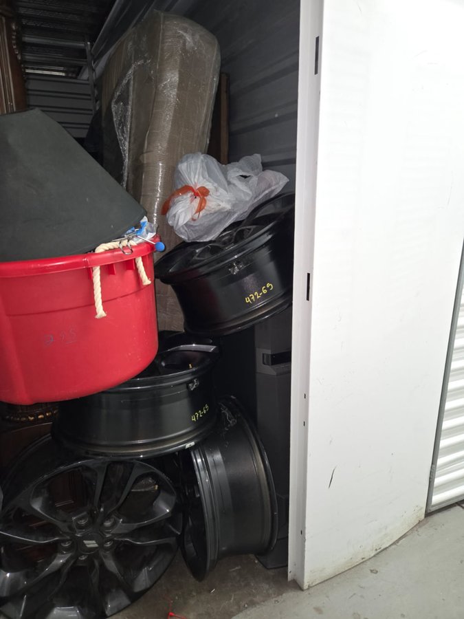5 x 15 storage unit in Brentwood, NY